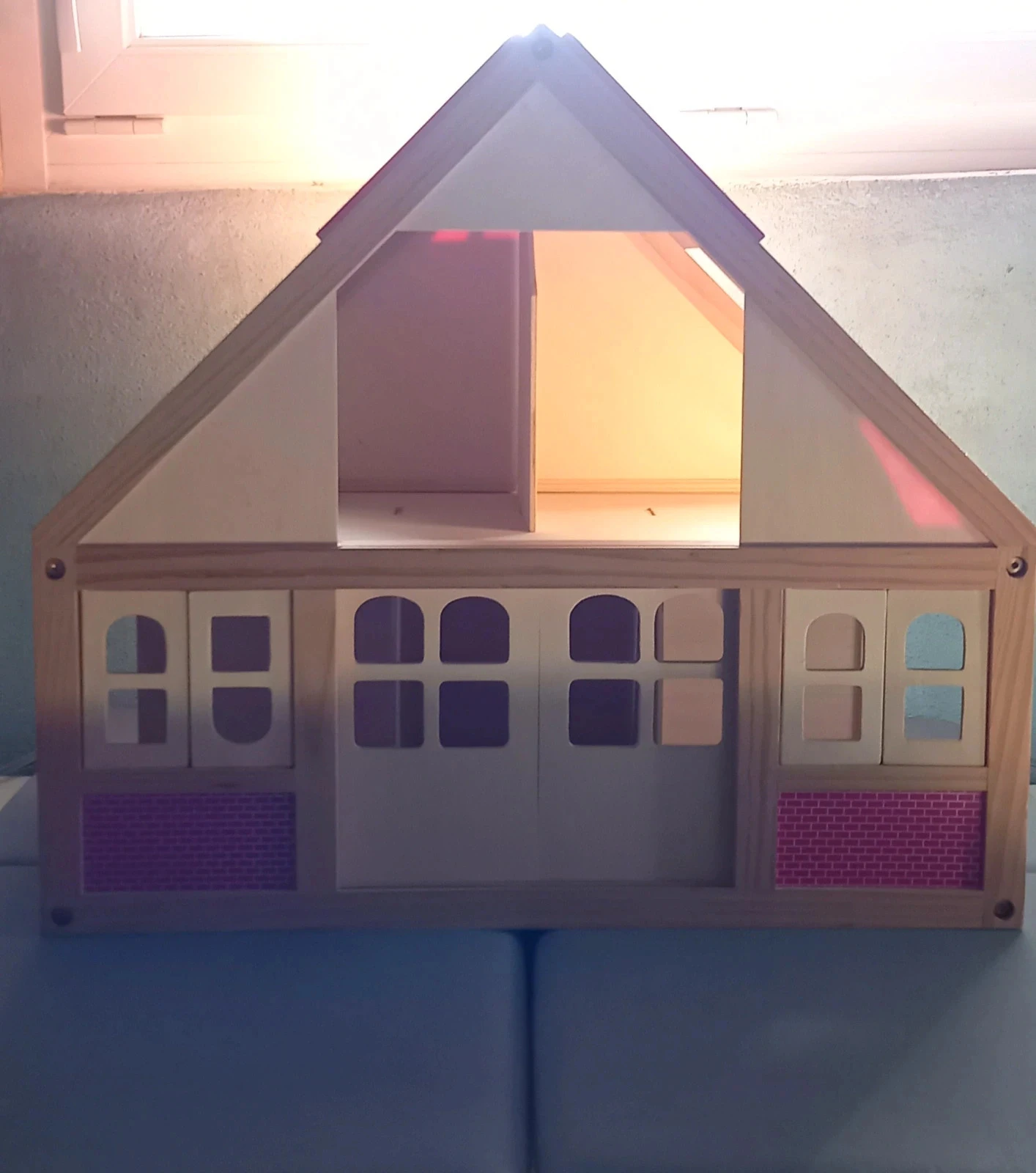 Maison de poupée en bois et mobilier – photo 2